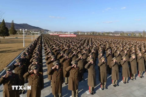 Binh sỹ quân đội Triều Tiên tại lễ tuyên thệ trung thành với nhà lãnh đạo Triều Tiên Kim Jong-un tại Bình Nhưỡng ngày 14/2. (Nguồn: YONHAP/TTXVN)