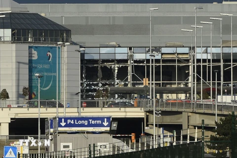 Quang cảnh tan hoang tại sân bay Zaventem sau vụ tấn công khủng bố ở Brussels ngày 22/3. (Nguồn: AFP/TTXVN)