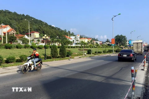 Quốc lộ 18, đoạn Uông Bí-Hạ Long (Quảng Ninh). (Ảnh: Vũ Văn Đức/TTXVN)
