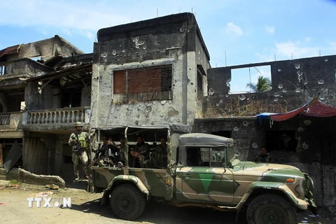 Binh sỹ Philippines làm nhiệm vụ tại thị trấn Butig, tỉnh Lanao del Sur, Mindanao ngày 1/3. (Nguồn: AFP/TTXVN)