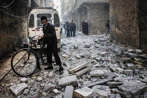 Khung cảnh hoang tàn ở một góc thành phố Aleppo sau các cuộc giao tranh. (Ảnh: mintpressnews.com)