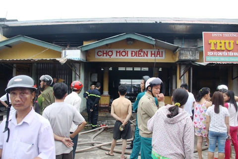 Cháy chợ Điền Hải tại Thừa Thiên-Huế, nhiều lô hàng bị thiêu rụi