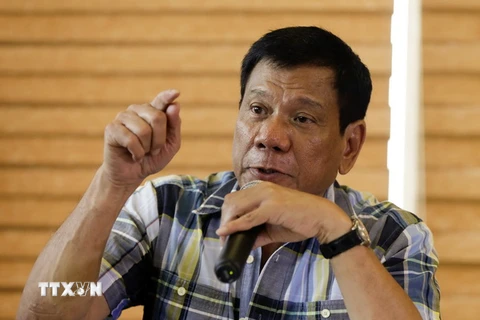Tổng thống Rodrigo Duterte phát biểu trong cuộc họp báo đầu tiên sau khi ông tuyên bố đắc cử Tổng thống, tại thành phố Davao, đảo Mindanao, miền Nam Philippines ngày 16/5. (Nguồn: EPA/TTXVN)
