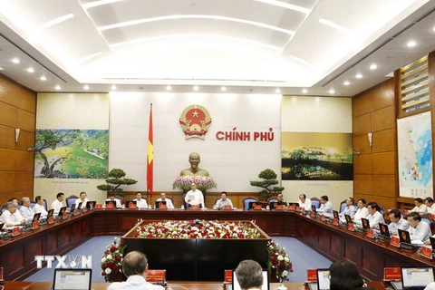 Thủ tướng Nguyễn Xuân Phúc chủ trì Phiên họp Chính phủ thường kỳ tháng 5/2016. (Ảnh: Thống Nhất/TTXVN)