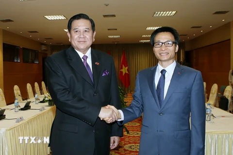 Phó Thủ tướng Vũ Đức Đam hội đàm với Phó Thủ tướng Vương quốc Thái Lan Thanasak Patimaprakorn. (Ảnh: Nguyễn Dân/TTXVN)