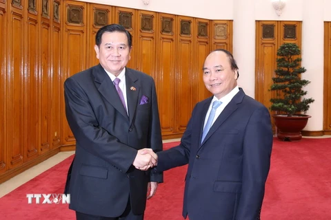 Thủ tướng Nguyễn Xuân Phúc tiếp Phó Thủ tướng Vương quốc Thái Lan Thanasak Patimaprakorn. (Ảnh: Thống Nhất/TTXVN)
