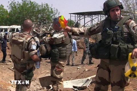 Binh sỹ gìn giữ hòa bình LHQ làm nhiệm vụ tại doanh trại ở Gao, Mali ngày 1/6 sau vụ tấn công. (Nguồn: AFP/TTXVN)