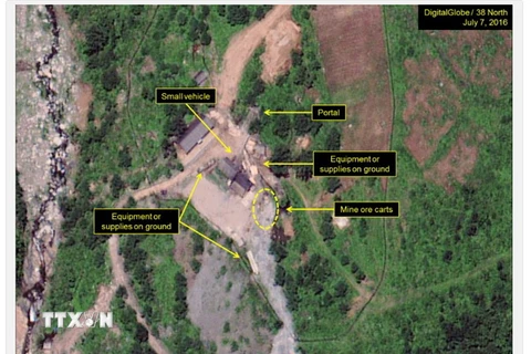 Hình ảnh được cho là của các thiết bị được tăng cường tại khu thử hạt nhân của Triều Tiên ở Punggye-ri. (Nguồn: Yonhap/TTXVN)