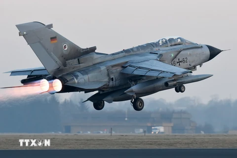 Một trong hai máy bay Tornado của Đức cất cánh từ căn cứ Jagel tới căn cứ quân sự của NATO ở Thổ Nhĩ Kỳ ngày 5/1. (Nguồn: AFP/TTXVN)
