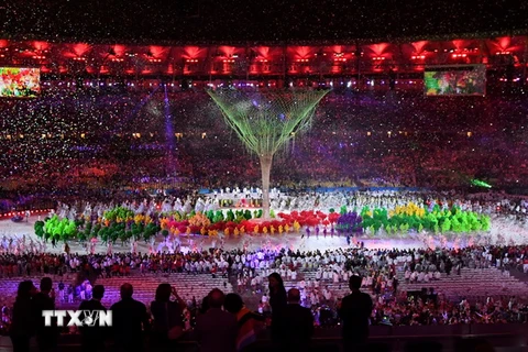 Một tiết mục nghệ thuật tại lễ bế mạc Thế vận hội Rio. (Nguồn: AFP/TTXVN)