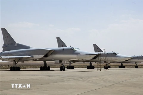 Máy bay chiến đấu Tu-22M3 của Nga tại căn cứ không quân Hamedan ở Iran. (Nguồn: Tasnim/TTXVN)