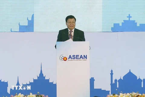 Thủ tướng Lào Thongloun Sisoulith phát biểu tại Hội nghị cấp cao về Đầu tư và Kinh doanh ASEAN 2016. (Nguồn: EPA/TTXVN)