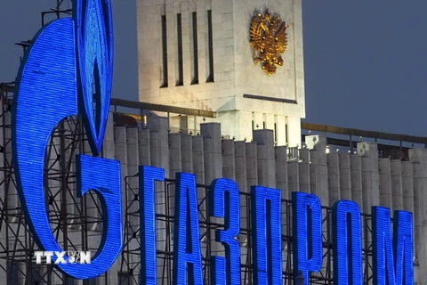 Logo của Tập đoàn khí đốt Gazprom tại thủ đô Moskva, Nga ngày 1/1/2009. (Nguồn: EPA/TTXVN)