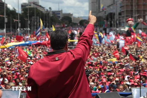 Quang cảnh cuộc tuần hành ủng hộ chính phủ tại Caracas, Venezuela ngày 1/9. (Nguồn: EPA/TTXVN)