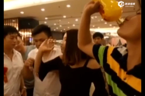 Cô gái xấu số chết do uống rượu. (Nguồn: shanghaiist.com)
