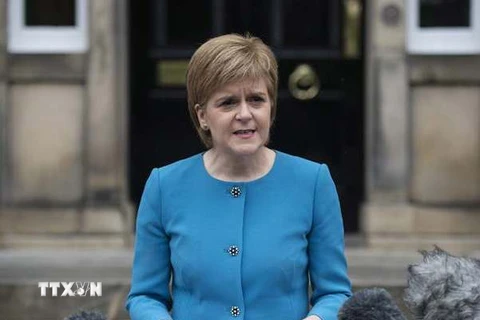 Thủ hiến Scotland Nicola Sturgeon trả lời báo giới tại Edinburgh, Scotland ngày 25/6. (Nguồn: AFP/TTXVN)