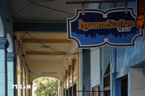 Biển hiệu một quán càphê tại thủ đô La Habana ngày 19/7. (Nguồn: AFP/TTXVN)