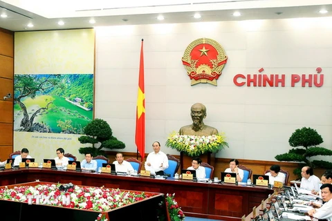 Thủ tướng Nguyễn Xuân Phúc chủ trì Phiên họp Chính phủ thường kỳ tháng 10 năm 2016. (Ảnh: Thống Nhất/TTXVN)