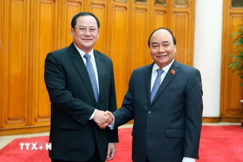 Thủ tướng Nguyễn Xuân Phúc tiếp Phó Thủ tướng Lào Sonsay Siphandone. (Ảnh: Thống Nhất/TTXVN)