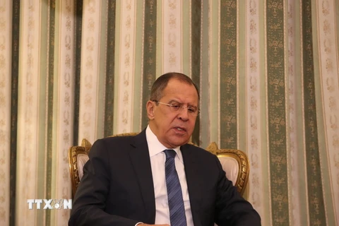 Ngoại trưởng Nga Sergey Lavrov tại Athens ngày 2/11. (Nguồn: AP/TTXVN)