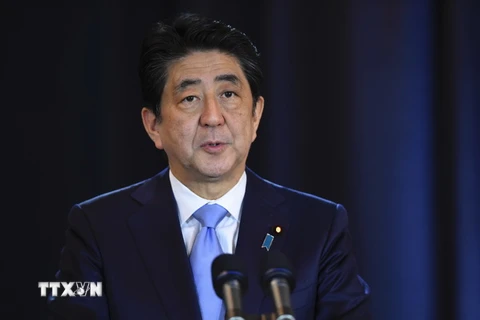 Thủ tướng Nhật Bản Shinzo Abe tại cuộc họp báo ở Buenos Aires (Argentina) ngày 21/11. (Nguồn: AFP/TTXVN)