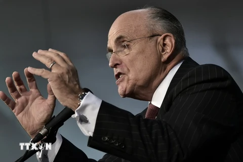 Cựu Thị trưởng New York Rudy Giuliani phát biểu tại Ambridge, Pennsylvania ngày 10/10. (Nguồn: AFP/TTXVN)