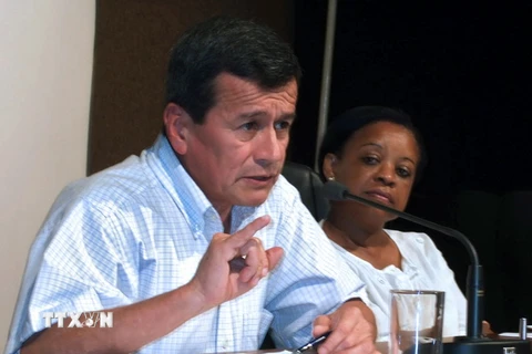 Trưởng đoàn đàm phán của ELN Pablo Beltrán trong cuộc họp báo tại La Habana, Cuba ngày 27/6/2007. (Nguồn: AFP/TTXVN)