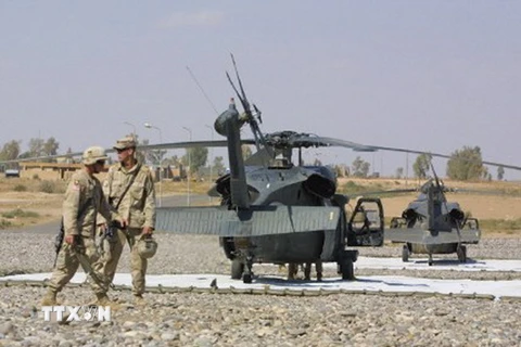 Binh sỹ Mỹ tại căn cứ không quân Qayyara, cách Mosul 35km về phía nam, ngày 4/10/2003. (Nguồn: AFP/TTXVN)