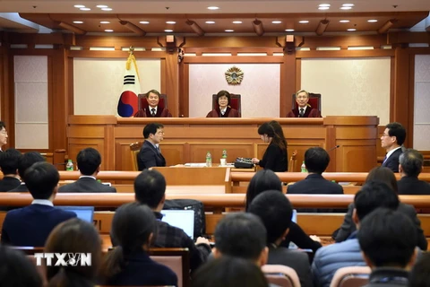 Toàn cảnh phiên điều trần của Tòa án Hiến pháp ở Seoul ngày 22/12. (Nguồn: EPA/TTXVN)
