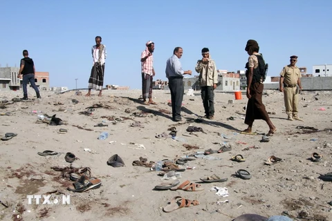 Hiện trường một vụ đánh bom liều chết tại Yemen. (Nguồn: AFP/TTXVN)