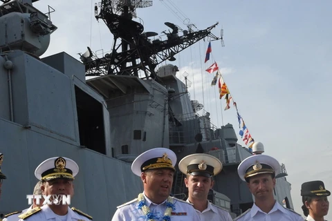 Tàu khu trục chống ngầm Admiral Tributs của Nga cập cảng Manila, Philippines ngày 3/1/2017. (Nguồn: EPA/TTXVN)