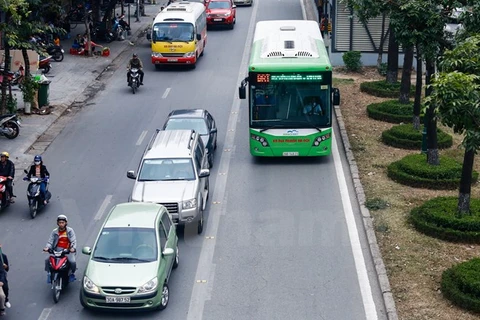 Xe buýt nhanh khi có được làn đường thông thoáng, không bị cản trở. (Ảnh: Minh Chiến/Vietnam+)