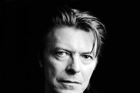 "Cây đại thụ" làng nhạc thế giới David Bowie trước khi qua đời không lâu vẫn kịp tung ra những sản phẩm âm nhạc khiến người hâm mộ phải ngả mũ.