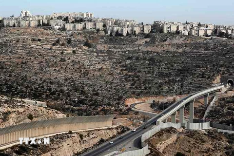 Toàn cảnh Khu định cư Gilo (phía trên) ở Đông Jerusalem ngày 17/1. (Nguồn: AFP/ TTXVN)