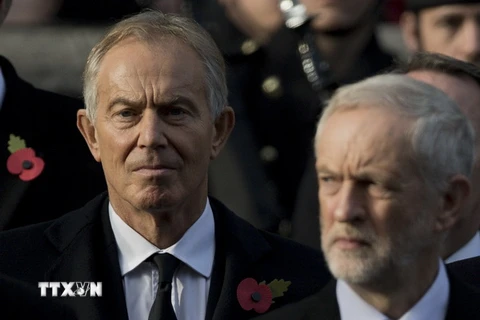 Cựu Thủ tướng Anh Tony Blair (trái) trong một sự kiện ở thủ đô London ngày 13/11/2016. (Nguồn: AFP/TTXVN)