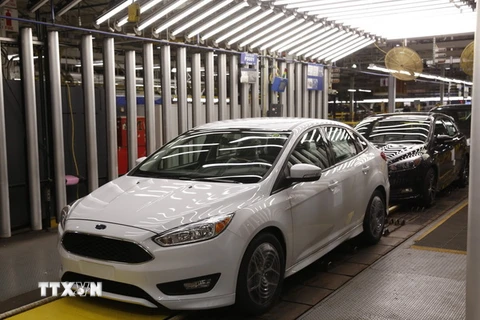 Dây chuyền sản xuất ôtô Ford tại một nhà máy ở Wayne, bang Michigan (Mỹ) ngày 7/1/2015. (Nguồn: EPA/TTXVN)