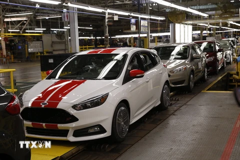Dây chuyền sản xuất ô tô Ford tại một nhà máy ở Wayne, bang Michigan (Mỹ) ngày 7/1/2015. (Nguồn: EPA/TTXVN)
