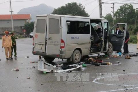 [Video] Tai nạn giao thông nghiêm trọng ở Hà Nam làm 3 người chết