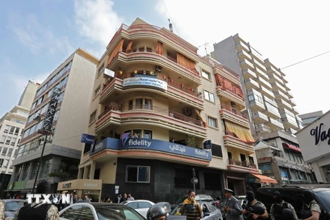 Lực lượng an ninh Liban trong chiến dịch đột kích các cửa hàng chuyển tiền và thu đổi ngoại tệ tại thủ đô Beirut ngày 8/3. Ảnh minh họa. (Nguồn: AFP/TTXVN)