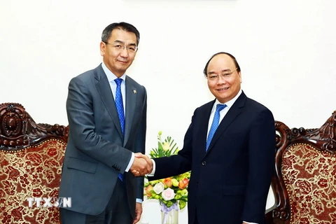 Thủ tướng Nguyễn Xuân Phúc tiếp Bộ trưởng Ngoại giao Mông Cổ Tsend Munkh-Orgil đang ở thăm chính thức Việt Nam. (Ảnh: Thống Nhất/TTXVN)