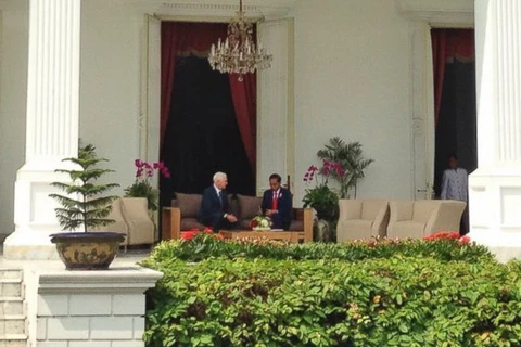 Phó Tổng thống Mike Pence​ gặp Tổng thống Joko Widodo​. (Nguồn: AP)