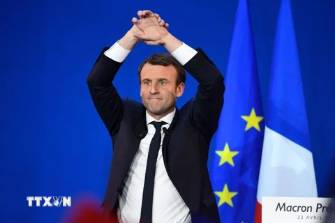Ứng viên Tổng thống Pháp Emmanuel Macron tại Paris sau khi kết quả sơ bộ vòng 1 cuộc bầu cử Tổng thống Pháp được công bố ngày 23/4. (Nguồn: AFP/ TTXVN)