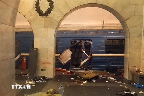 Một toa tàu bị phá hủy sau vụ nổ ở ga tàu điện ngầm Học viện kỹ thuật thành phố Saint Petersburg ngày 3/4. (Nguồn: AFP/TTXVN)