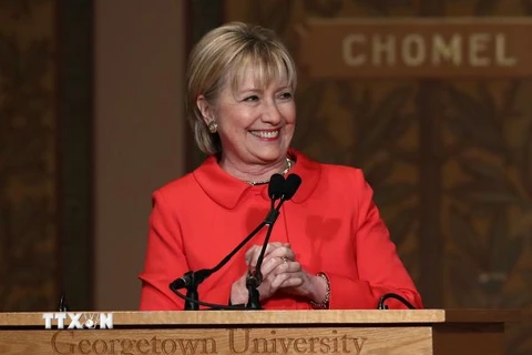 Bà Hillary Clinton phát biểu tại Washington, DC ngày 31/3. (Nguồn: AFP/TTXVN)