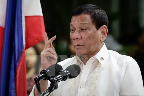 Tổng thống Philippines Rodrigo Duterte phát biểu tại thành phố Pasay, phía Nam thủ đô Manila ngày 17/4. (Nguồn: EPA/TTXVN)