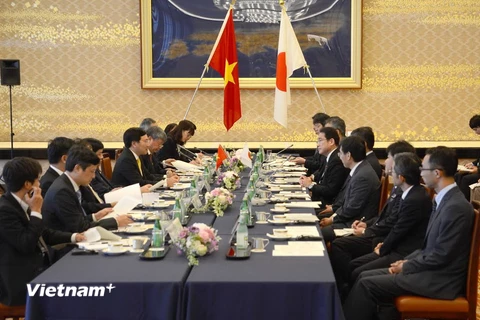 Bộ trưởng Bộ Ngoại giao Phạm Bình Minh đồng chủ trì phiên họp Ủy ban hợp tác Việt-Nhật lần thứ 9 với Bộ trưởng Ngoại giao Nhật Bản Fumio Kishida. (Ảnh: Gia Quân/Vietnam+)