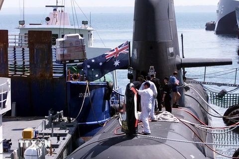 Tàu ngầm HMAS Waller của Australia tại cảng Darwin ngày 20/9/1999. (Nguồn: AFP/TTXVN)