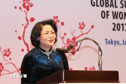 Phó Chủ tịch nước Đặng Thị Ngọc Thịnh dự và phát biểu tại Lễ bế mạc Hội nghị Thượng đỉnh Phụ nữ toàn cầu lần thứ 27. (Ảnh: Quang Hải/TTXVN)