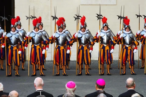 Hình ảnh đặc biệt về đội vệ binh Thụy Sĩ bảo vệ Giáo hoàng