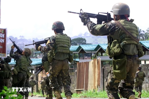 Binh sỹ Philippines trong chiến dịch truy quét phiến quân ở Lanao Del Sur ngày 25/5. (Nguồn: THX/TTXVN)